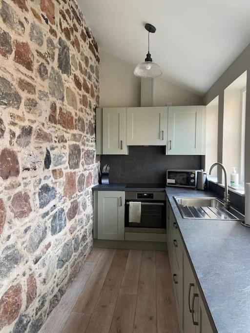Signalman'S Cottage In Clachnaharry South Kessock Eksteriør billede
