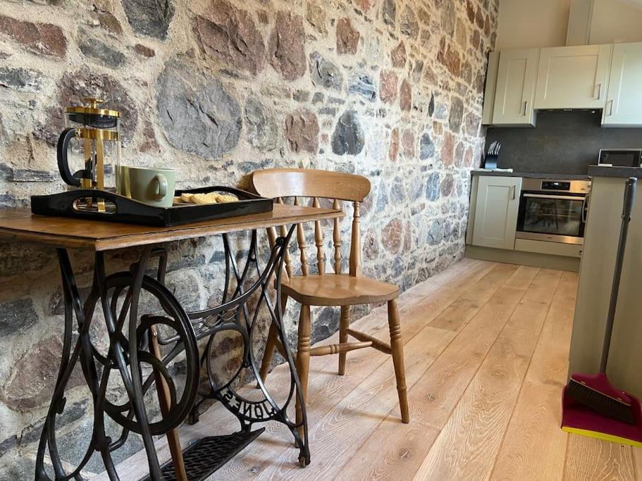 Signalman'S Cottage In Clachnaharry South Kessock Eksteriør billede